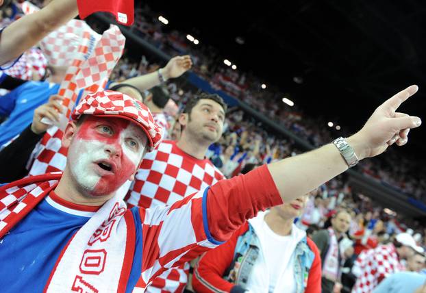 Zagreb: SP 2009, skupina I, Hrvatska - Ma?arska, navija?i
