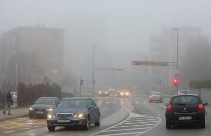 Zbog magle u unutrašnjosti smanjena vidljivost, Trogirski most zatvoren zbog ispitivanja