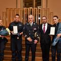 Zagrebački policajci, koji su pomogli rodilji da na svijet donese curicu, dobili priznanje