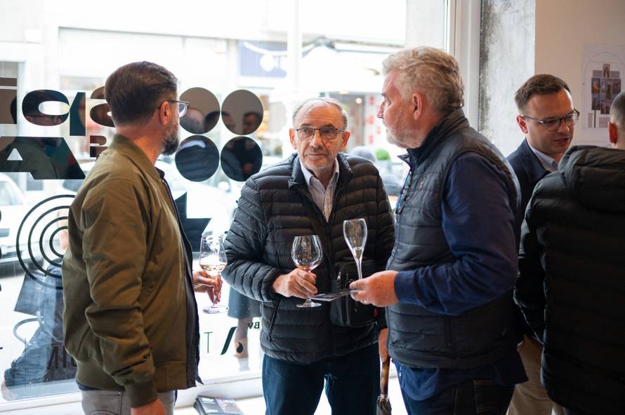 Zagreb: Otvorenje izložbe Tomislava Buntaka na kojoj predstavlja oltarni poliptih izrađen za crkvu sv. Antuna Padovanskog