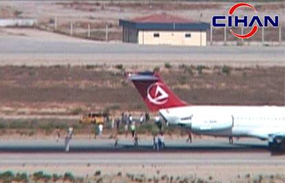 Turčin i Sirijac oteli su avion paketom plastelina