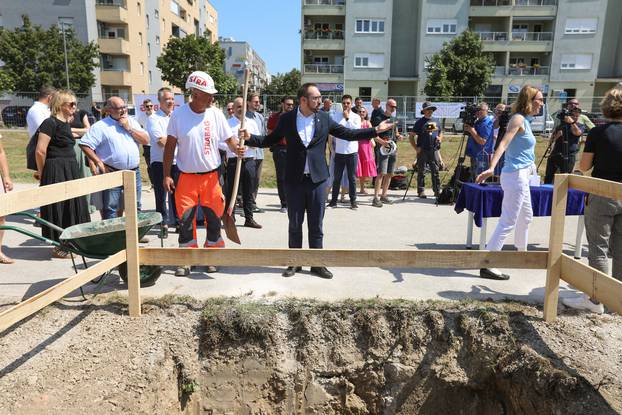 Zagreb: Obilježavanje početka radova na izgradnji zatvorenog bazenskog kompleksa Špansko-Oranice