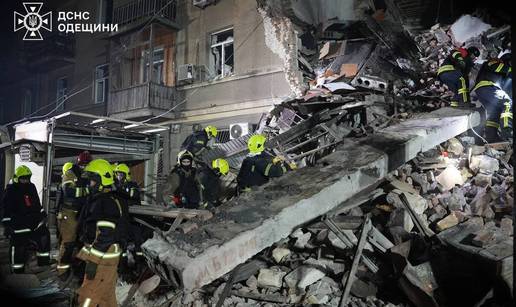 FOTO Odesa na meti &zcaron;estokog ruskog udara, ga&dstrok;ali stambene zgrade, u napadu ima ranjenih