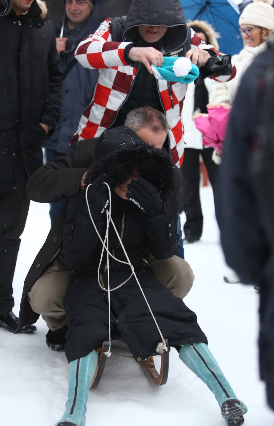 Milan Bandić otvorio Cmrok pa sjeo na sanjke i isprobao stazu