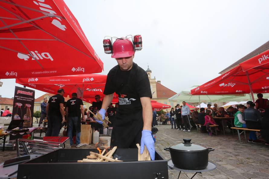 Bilo je gusto: Valpovački kotlić opet je napravio savršen roštilj