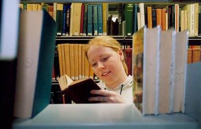 SAD: Knjižnice kažnjavaju djecu čitanjem knjiga