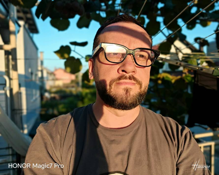 VIDEO Testirali smo Rokid Glasses: Ove pametne naočale s ekranom vas bacaju u SF film