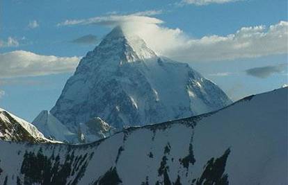 K2: Poginulo 11 alpinista, vojska izvlači preživjele