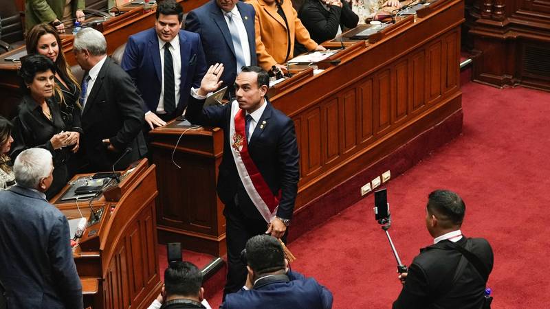 Jose Jeri novi predsjednik Perua nakon smjene Dine Boluarte