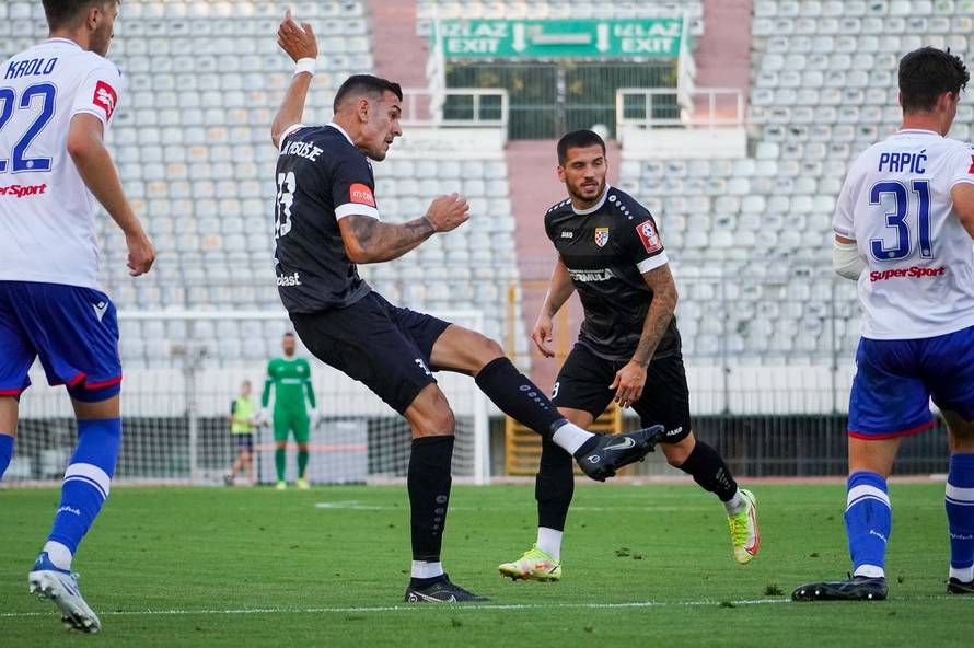 Utakmica iza slabo zatvorenih vrata: Što ćete, pobijedili su Hajduk i to im je velika vijest