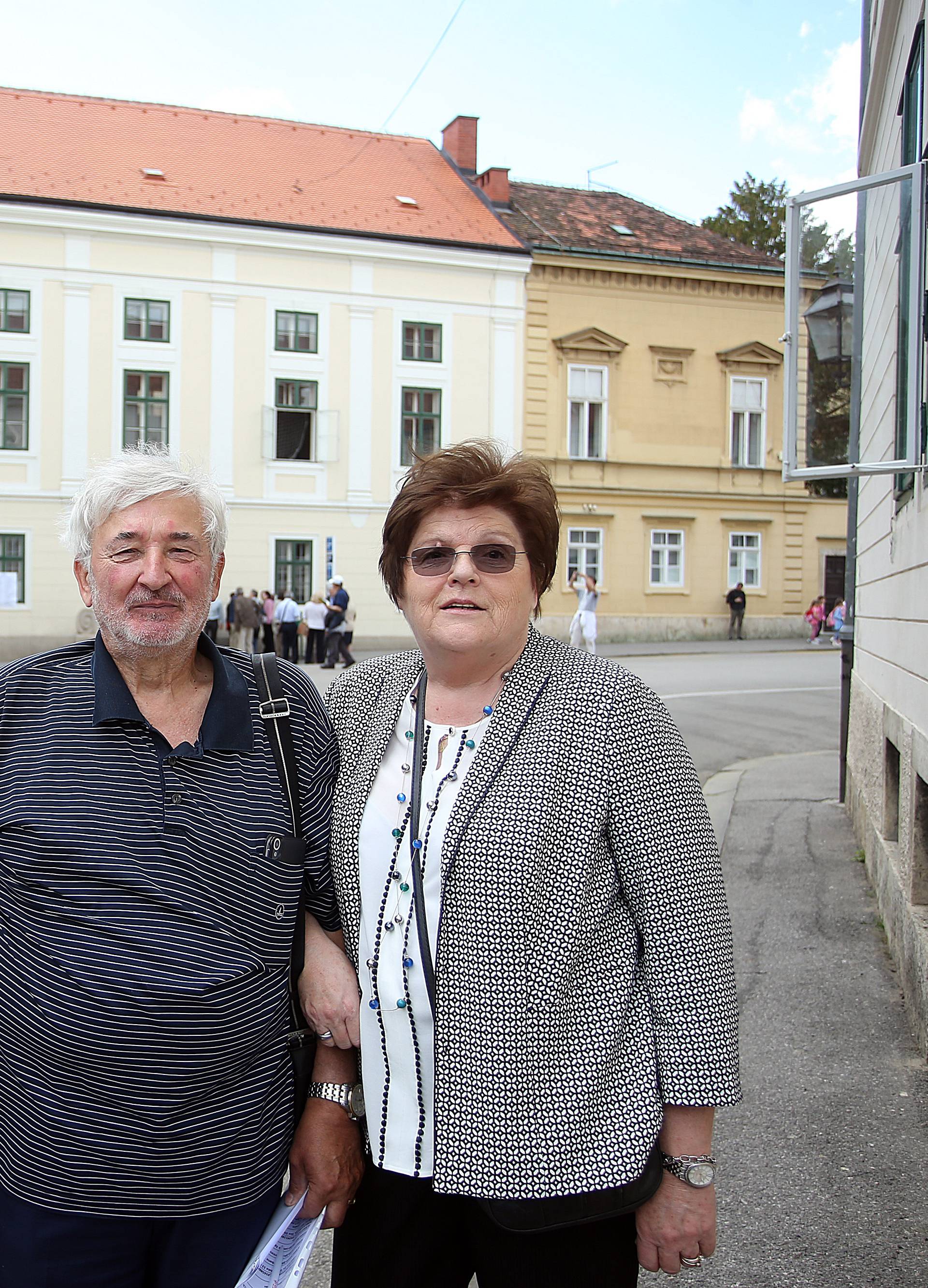 Proslavili svoju 50. godišnjicu mature u školskoj knjižnici