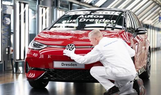 Kriza trese Volkswagen: Prihodi upola manji u 2025., najavili su ga&scaron;enje 50.000 radnih mjesta!