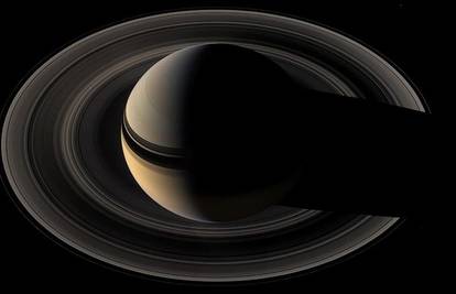 Saturn izbliza: Fantastične slike planeta s prstenima
