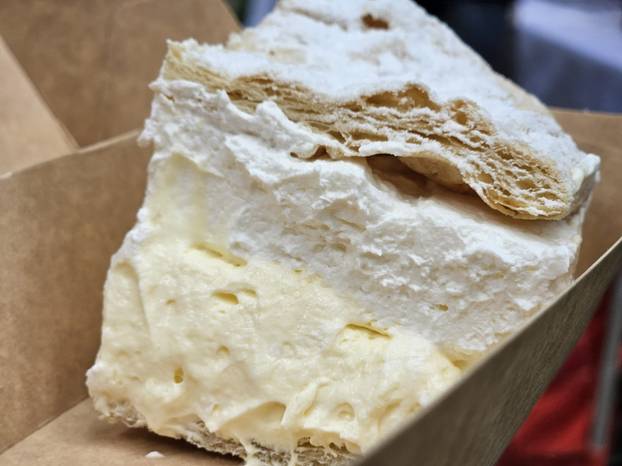 FOTO Ovi kolači bez mlijeka i jaja privlačili su pažnju slučajnih prolaznika