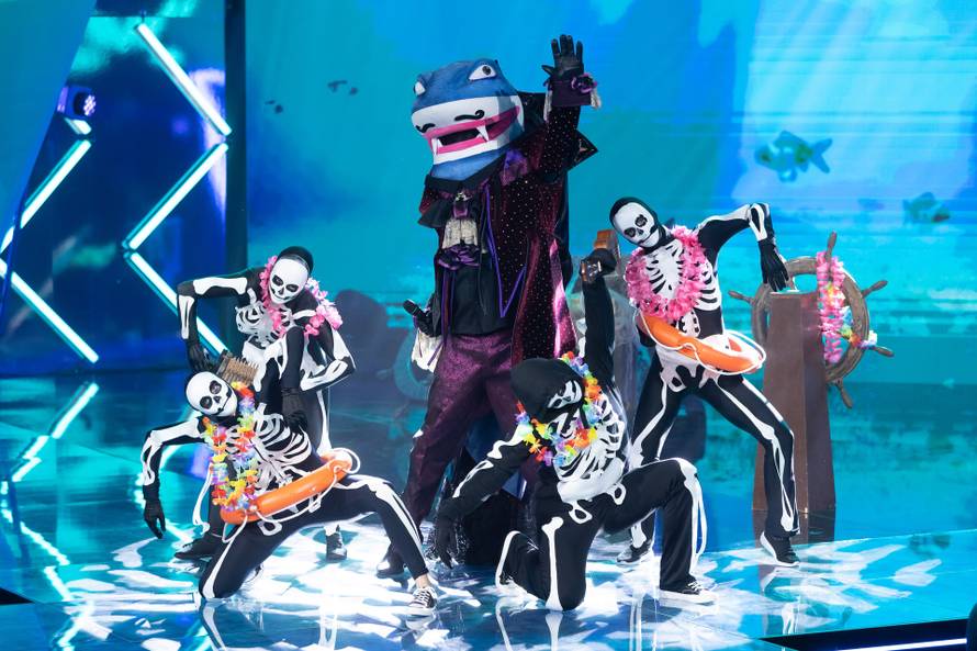 Iz showa 'Masked Singer' ispao Kiborg, a ispod maske se krila influencerica Andrea Andrassy