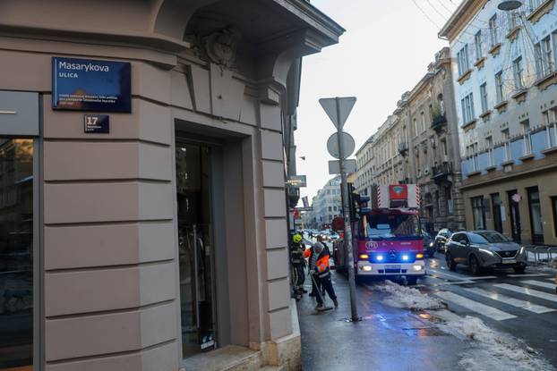 Zagreb: Sa zgrade u Masarykovoj pao komad fasade