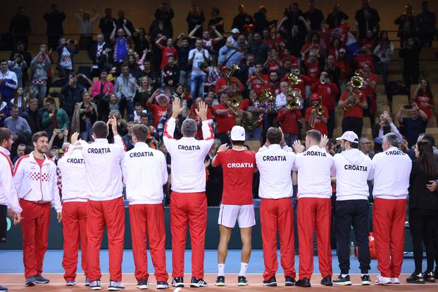 Rijeka: Članovi hrvatske teniske reprezentacije slave pobjedu protiv Austrije u kvalifikacijama Davis Cupa