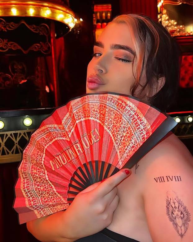 FOTO Istaknula je grudi za Dan zaljubljenih pa ju izvrijeđali: 'Slomila me tolika mržnja'