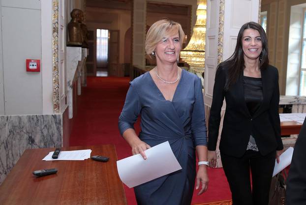 Zagreb: Nasmijana i radosna Josipa Rimac prisegnula u Saboru te postala zastupnica, 18.09.2015.