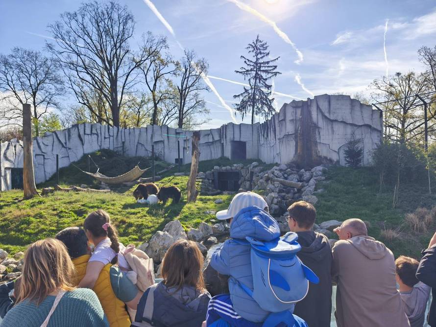 Životinje u zagrebačkom ZOO-u uživale u uskršnjim pisanicama