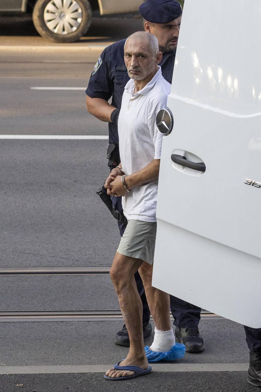 Osijek: Privođenje osumnjičenog za ubojstvo supruge u mjestu Tenja