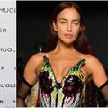 Irina Shayk pozirala kao sirena i očarala sa zanosnim dekolteom