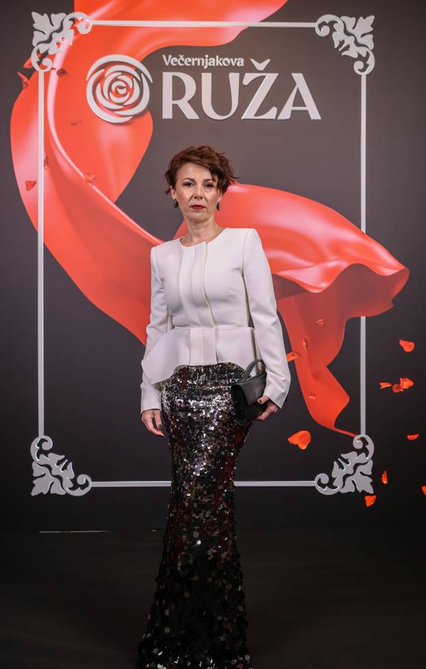 Zagreb: Uzvanici na dodjelu medijske nagrade "Večernjakova ruža" u Hrvatskom narodnom kazalištu