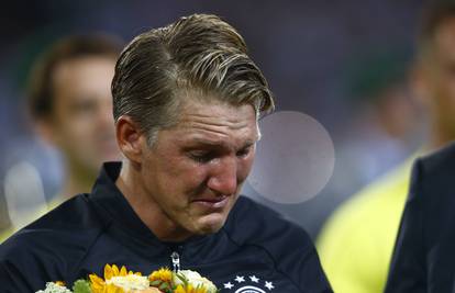 Emotivan oproštaj nogometnog velikana: Basti odlazi u suzama