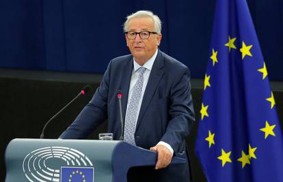 Juncker: 'Zapanjen sam koliko je Theresa May nesposobna'