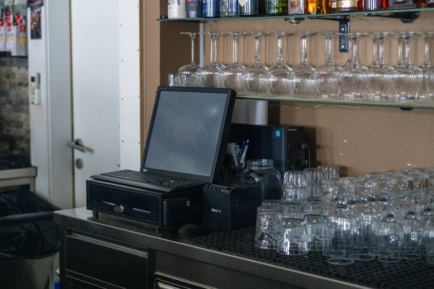 Otočac: Zbog mokrog snijega koji pada dio Like ostao bez struje