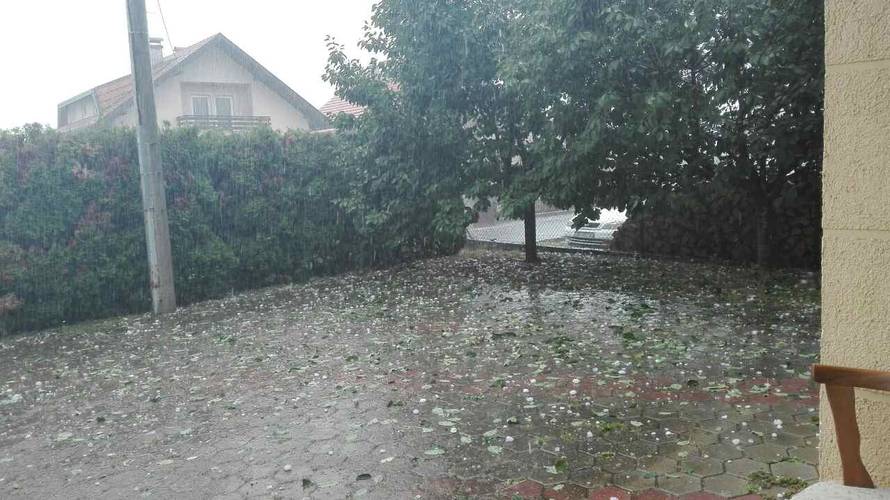 Počelo nevrijeme: U Mariji Bistrici tuča kao golf loptice