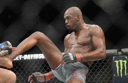 Jon Jones obranio titulu protiv Reyesa i ušao u povijest UFC-a