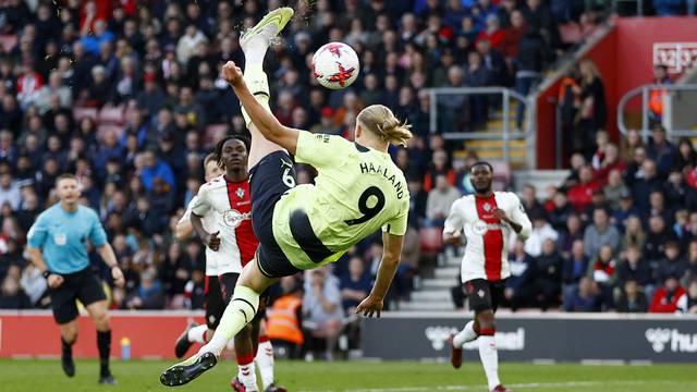 Premier League - Southampton v Manchester City