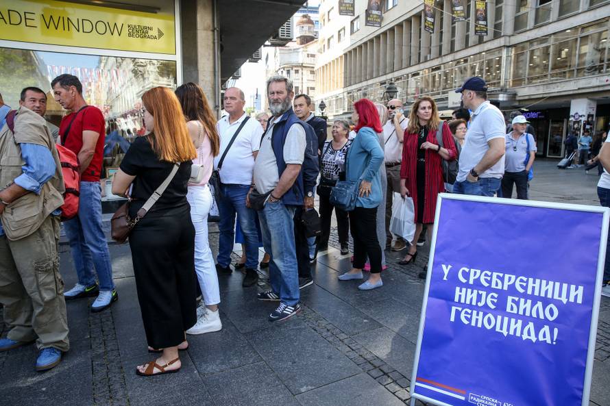 Beograd: Promocija drugog izdanja knjige Vojislava Šešelja "U Srebrenici nije bilo genocida"