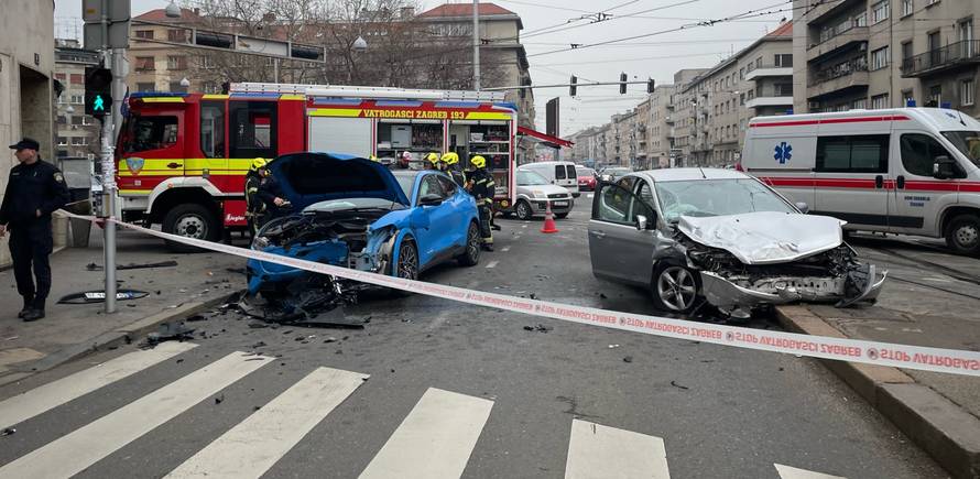 VIDEO Pogledajte kako izgleda eletkrični Mustang GT nakon sudara s Focusom u Zagrebu!