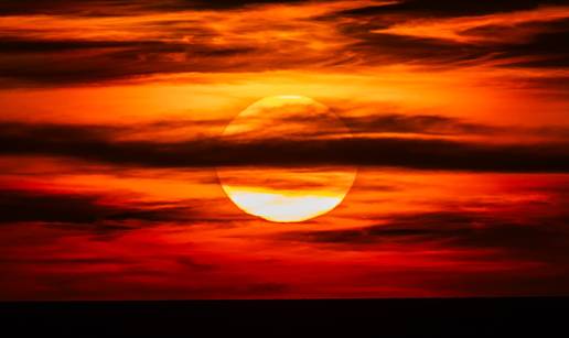 FOTO Pogledajte kako je čarobni zalazak sunca obasjao Vela Luku