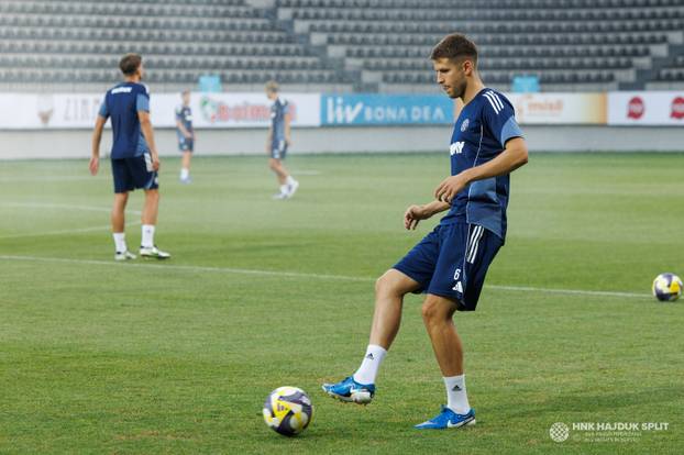 FOTO Hajdukovci odradili zadnji trening prije Zire. Maksimalan fokus, Hrgović čak stao i na gol