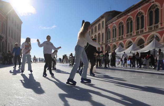 Split- Splićani uzivali u sunčanoj nedjelji.