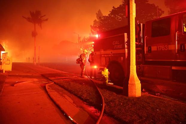 100 FOTOGRAFIJA UŽASA Ovo su vatrogasci snimili u paklu LA-a!
