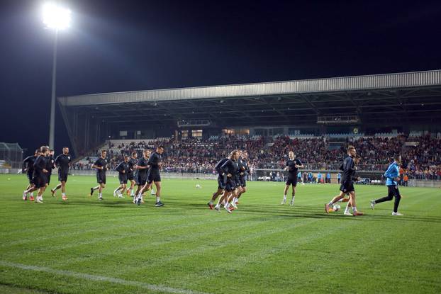 Rijeka: Trening reprezentativaca na popunjenom stadionu uoÄi utakmice s Engleskom