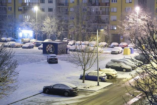 Zagreb: Grad se probudio pod bijelim pokrivačem