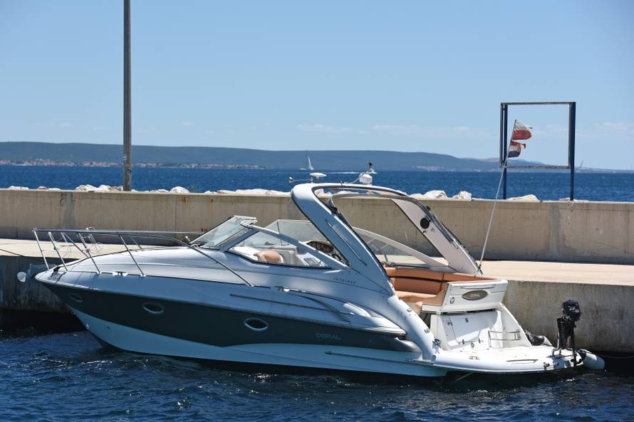 Strava na Ugljanu: Istukao je ženu, pa je pustio da se utopi...