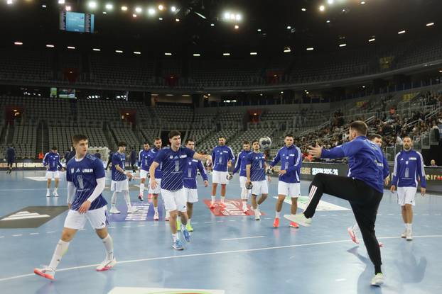 Zagreb: Zagrijavanje igrača uoči početka utakmice RK Zagreb i Paris Saint-Germain