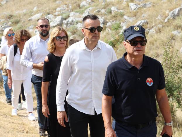 Na Kornatima obilježena 19. godišnjica tragedije u kojoj je poginulo 12 vatrogasaca