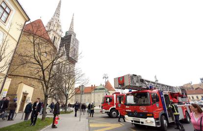 Požar u Nadbiskupiji: Dvoje ljudi zbog dima tražilo pomoć