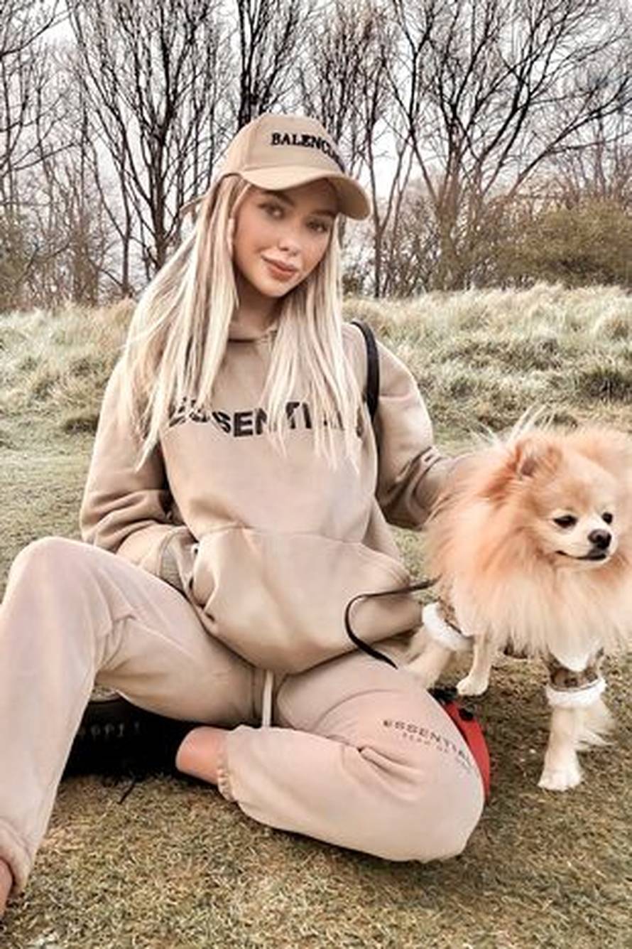 Pa ovo je Dolce Pomeraton! Na odjeću za svoja dva pomeranca potrošila je već 60.000 kuna