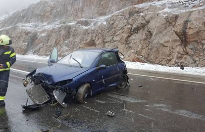 Izletio je s ceste na A1: Vozač auta poginuo kod Ličkog Lešća