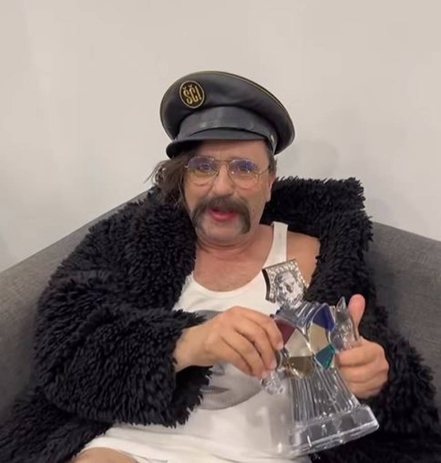 Porin za pjesmu godine otišao Letu 3. Mrle proslavio u svom stilu: 'Kako me žulja, što je to?'