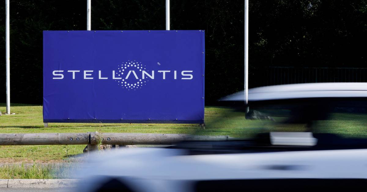 Stellantis to Cut 400 US Jobs, Boost Production of Electric Vehicles