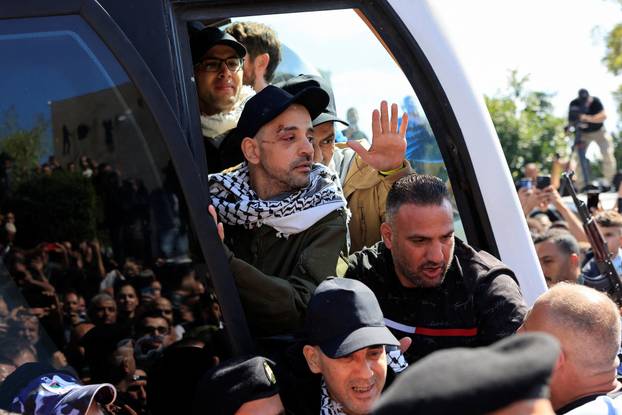 Hostages-prisoners swap deal between Hamas and Israel